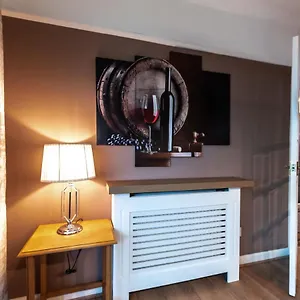 Cheerful 3-bedroom Douglas House With Patio Southampton