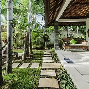villa-damai-seminyak-bali.ubudhotelsnow.com/